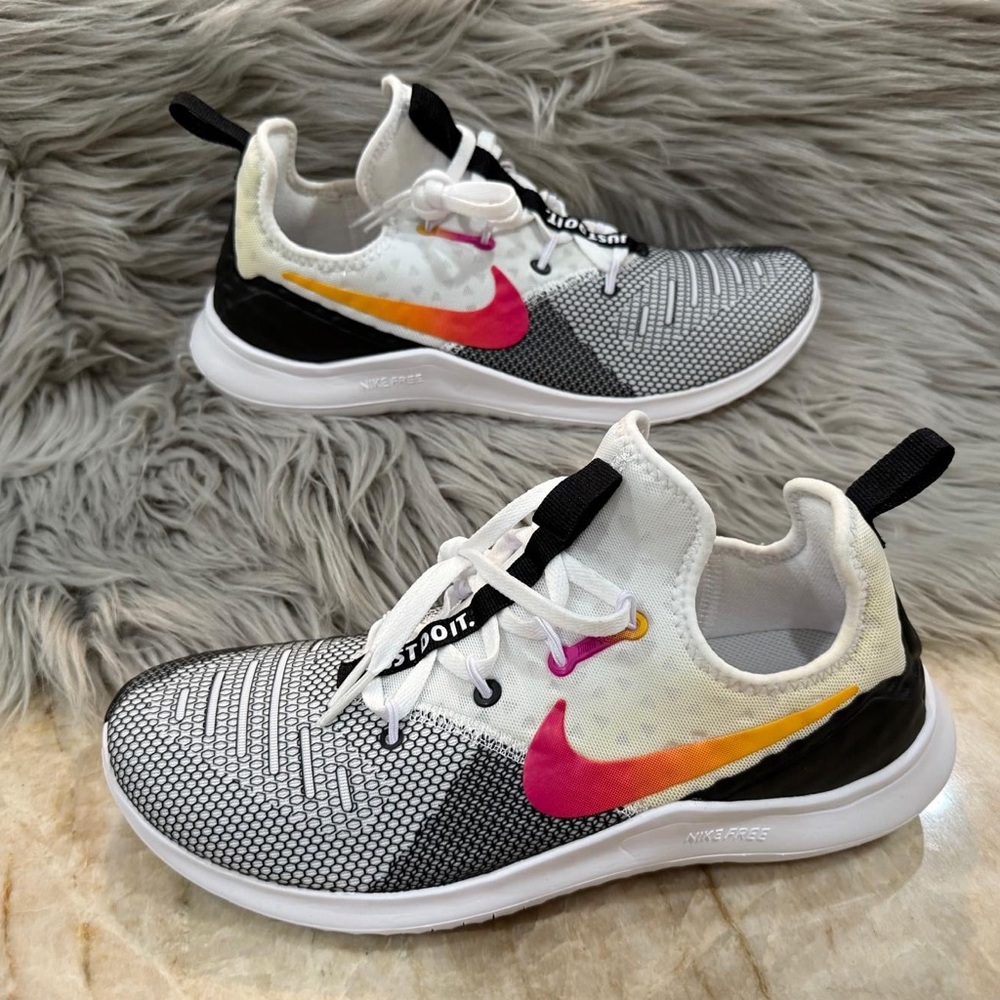 Nike Free TR 8 'Laser Fuchsia' Women’s Shoes  942888-008